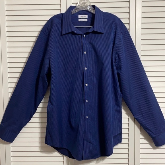 Calvin Klein Non Iron Slim Fit Button down shirt! - Picture 1 of 8